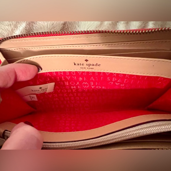 Adorable Kate Spade pebble leather coral zip wallet. Used, but good condition. - Picture 4 of 16